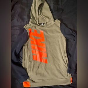Nike Boys Core Amplify Pullover Hoodie. Perfect condition. Send me an offer.
